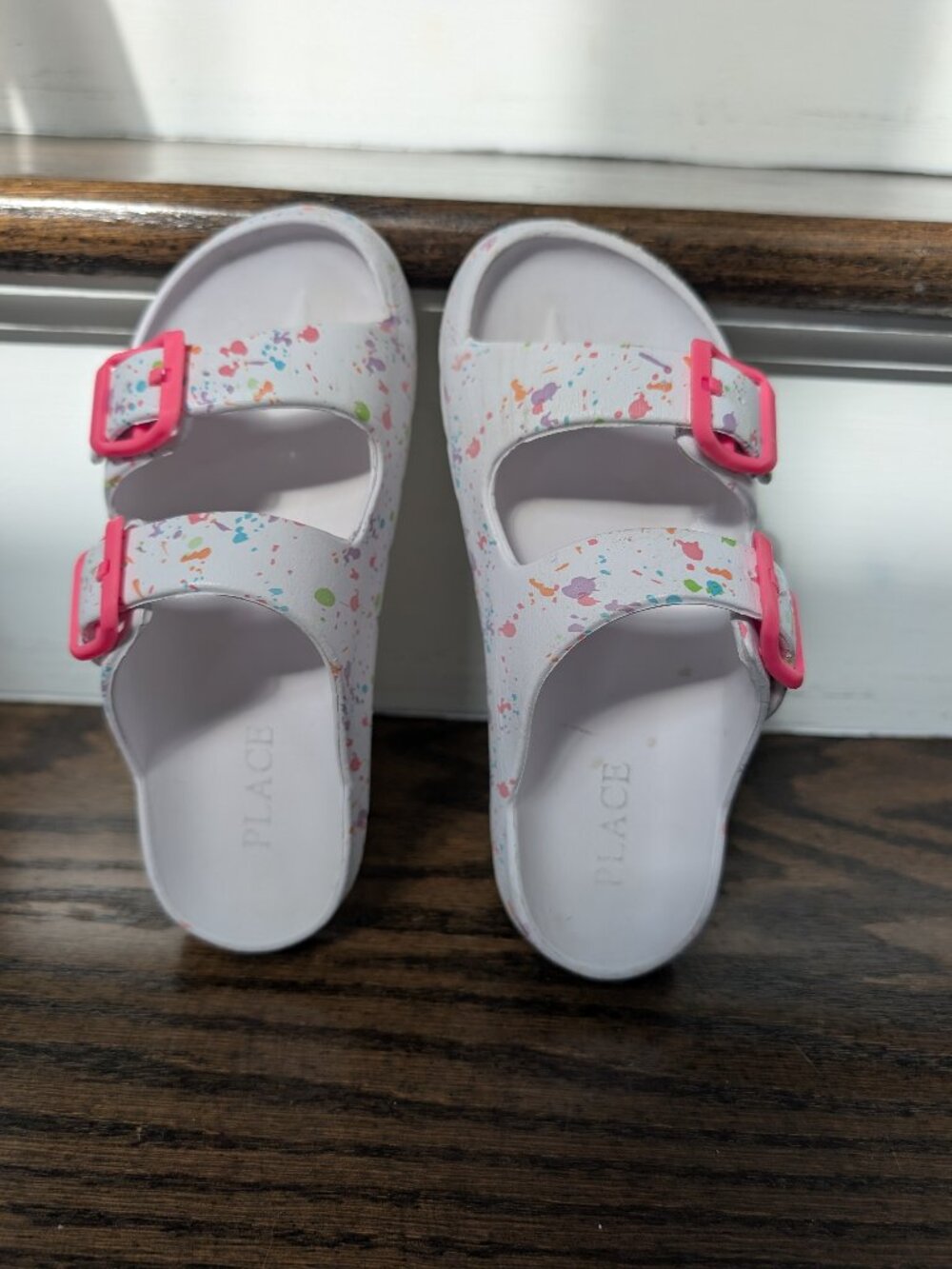 Children's Place Girls Double Buckle Slip On Slide Sandals, White Paint Splash